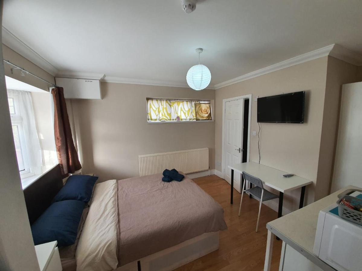 Goodmayes Eastwood Rooms מראה חיצוני תמונה