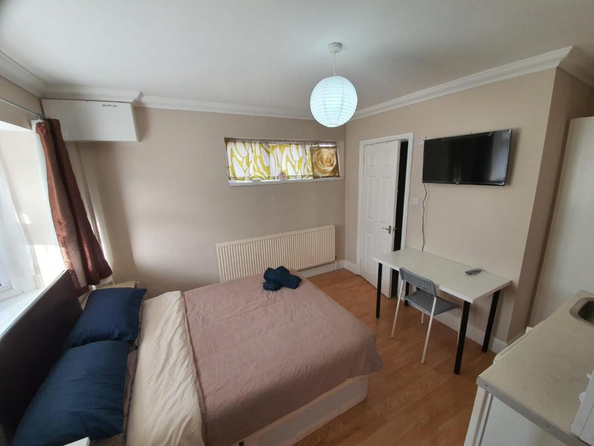 Goodmayes Eastwood Rooms מראה חיצוני תמונה
